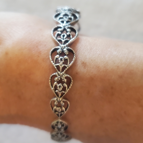 Silver 925 Bangle Filagree Heart Bracelet - Picture 3 of 6